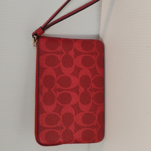 Coach Corner Zip Signature Wristlet New With Tags, Care Card & Box - Picture 3 of 8